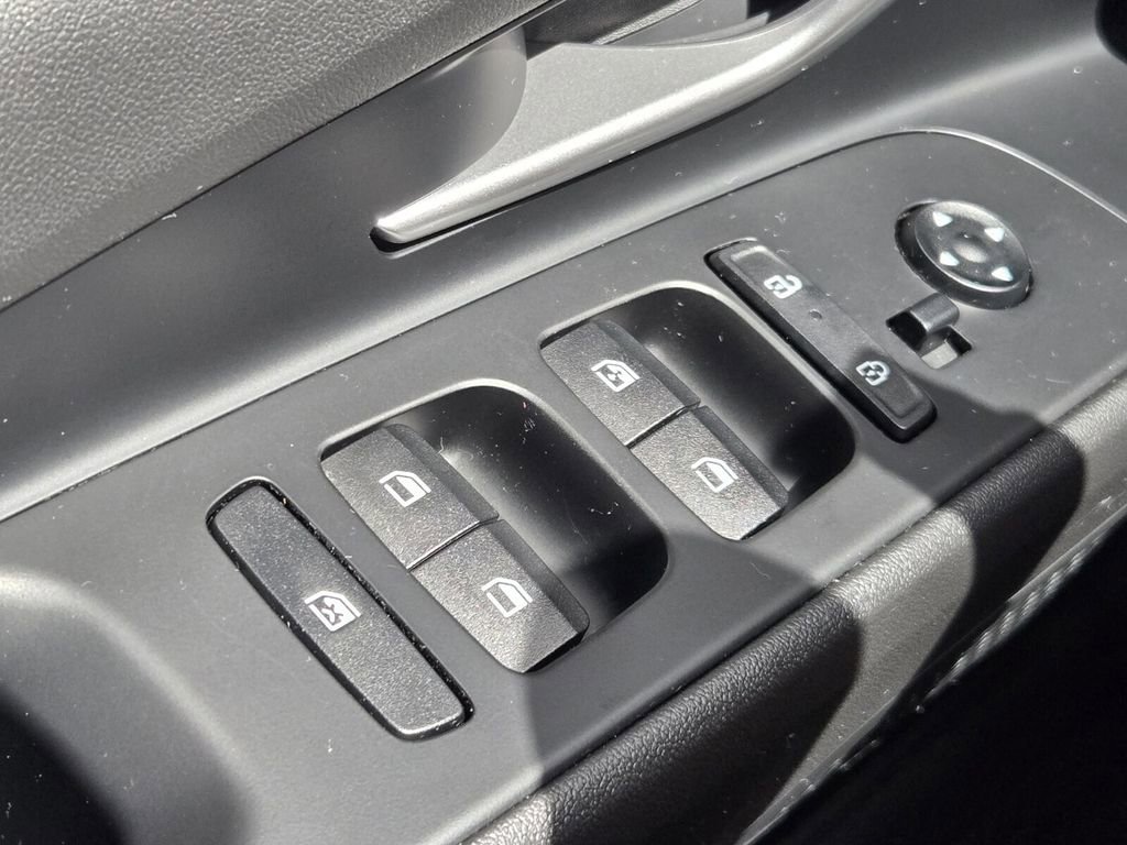 Certified 2024 Hyundai Elantra SEL FWD image 27