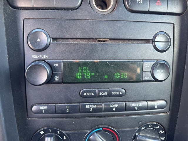 Used 2005 Ford Mustang Deluxe image 15