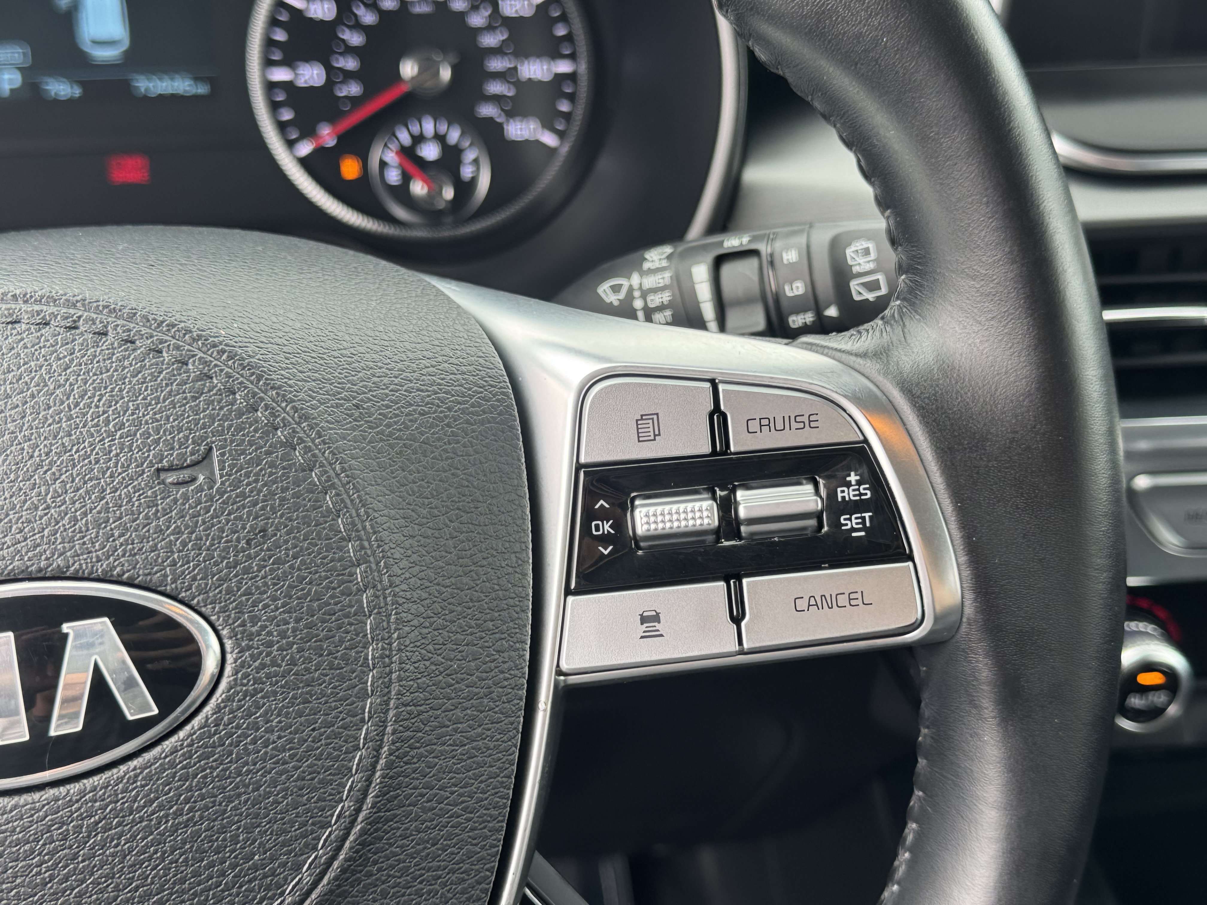 Used 2022 Kia Telluride LX FWD image 24
