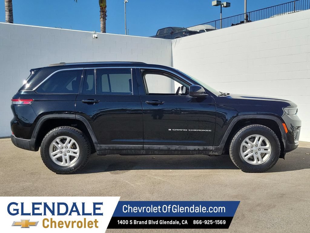Used 2023 Jeep Grand Cherokee Laredo AWD/4WD image 10