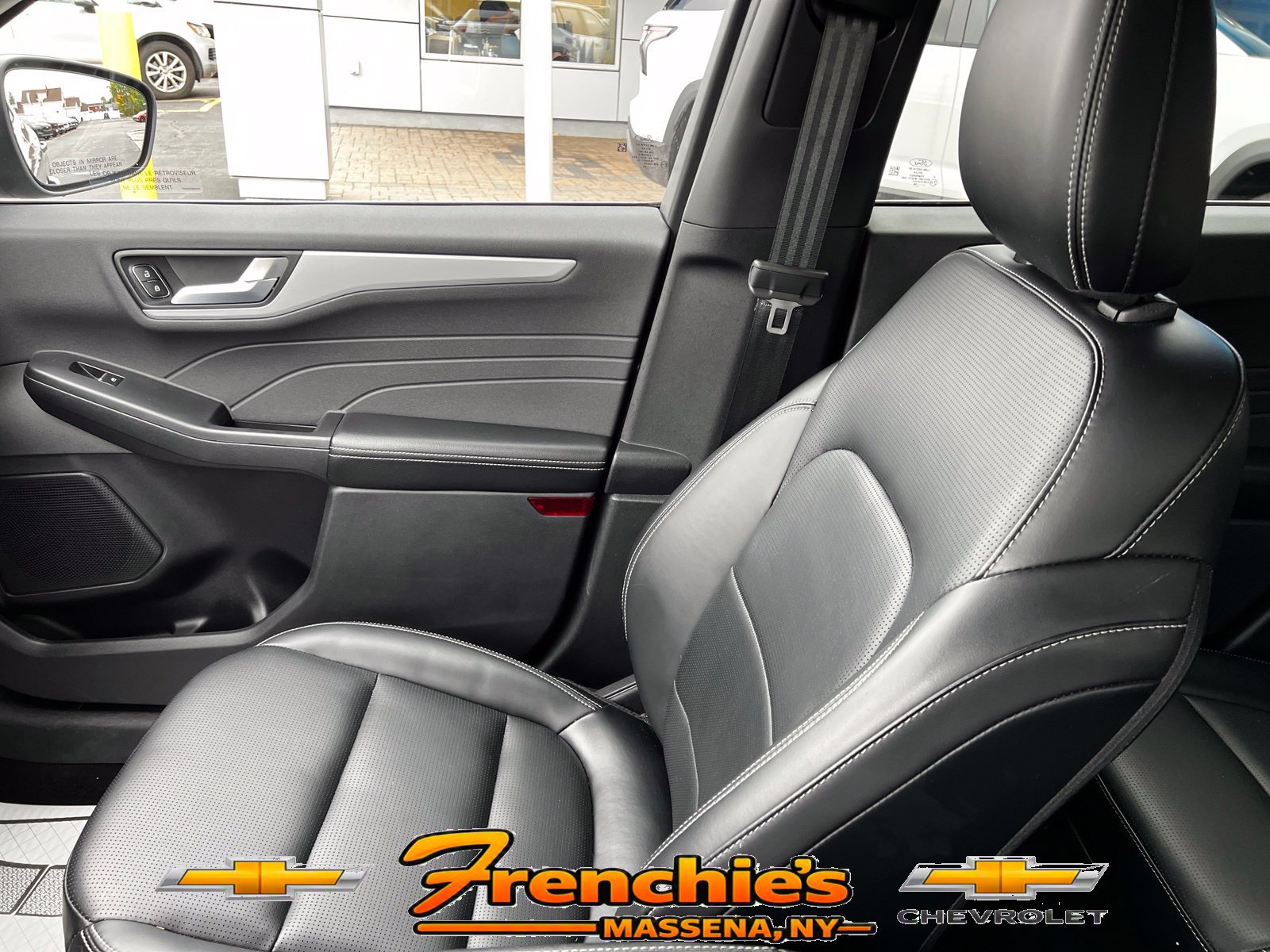 Used 2025 Ford Escape Platinum AWD/4WD image 20