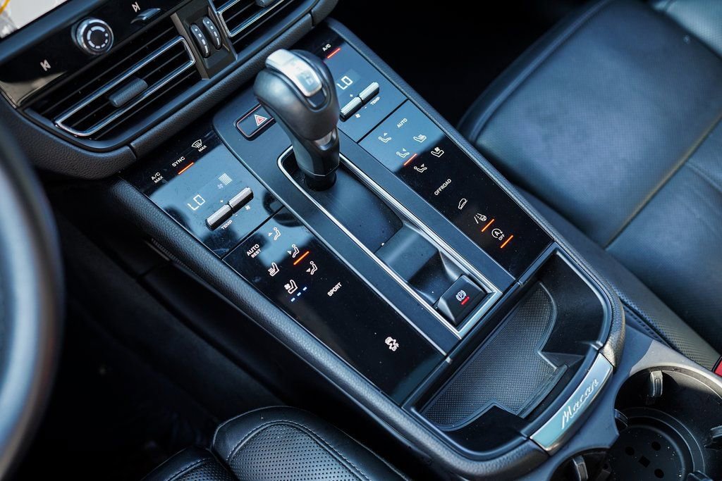 Used 2024 Porsche Macan w/ Premium Plus Package image 33