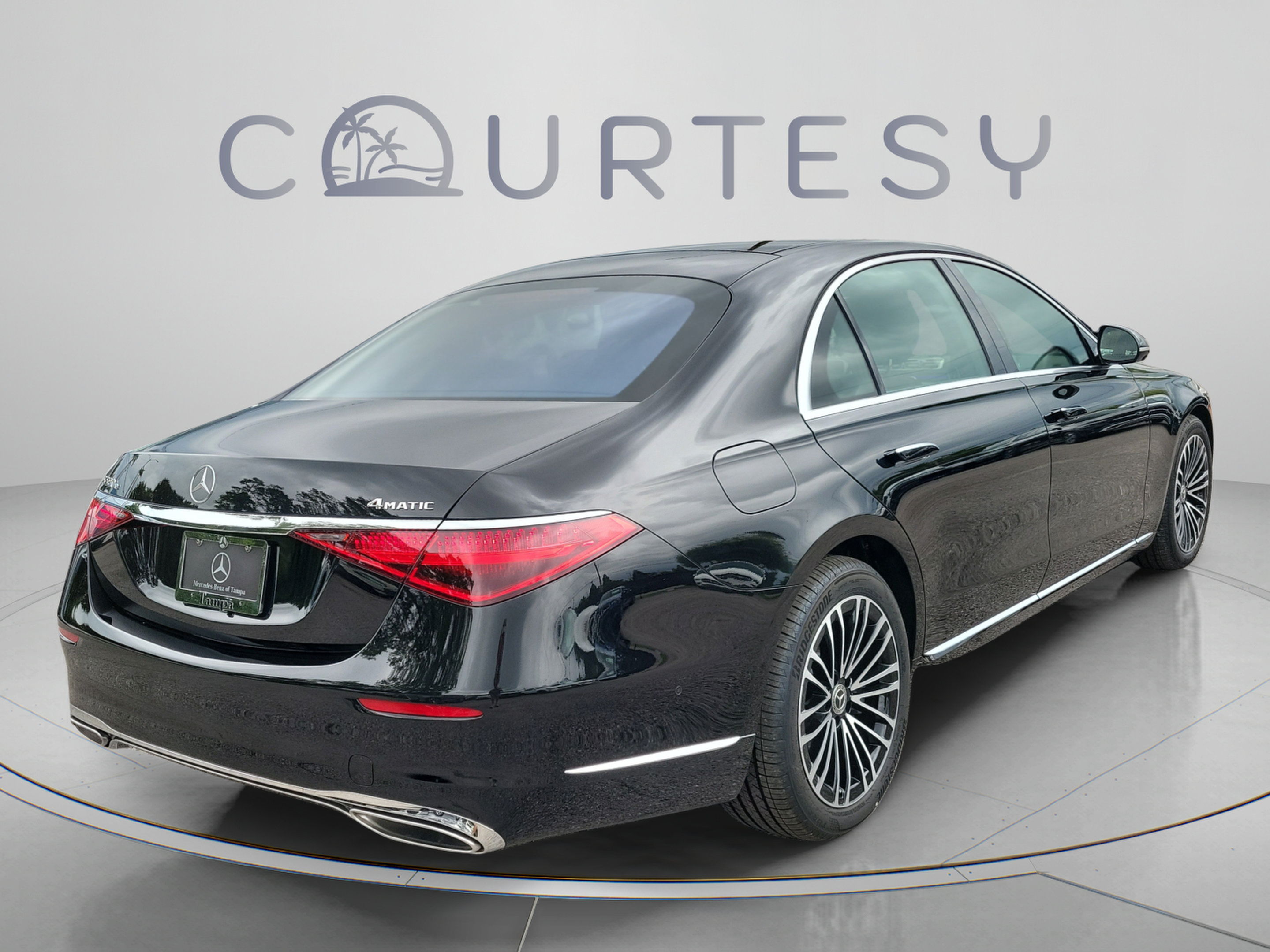 New 2026 Mercedes-Benz S 580e 4MATIC Sedan image 3