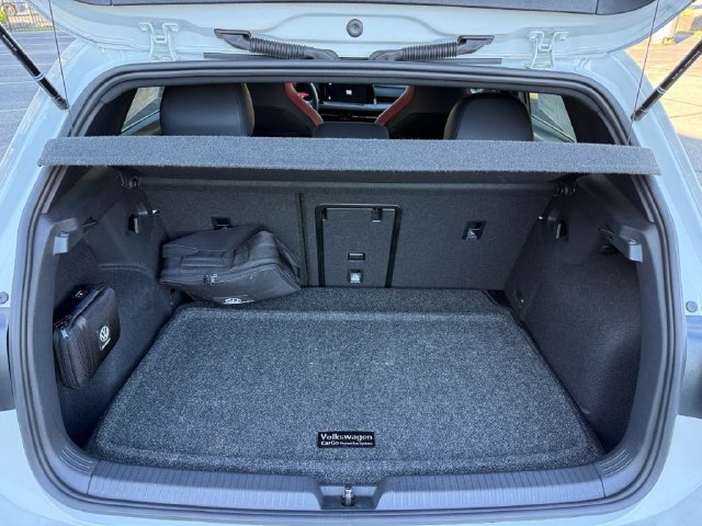 Certified 2024 Volkswagen GTI SE FWD image 18