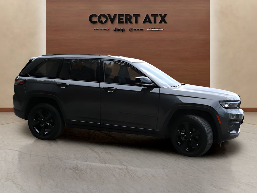 Used 2023 Jeep Grand Cherokee Altitude AWD/4WD image 6