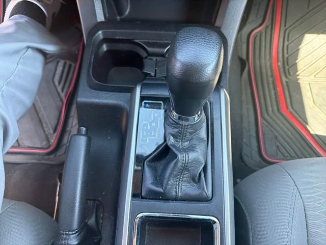 Used 2018 Toyota Tacoma SR5 AWD/4WD image 15