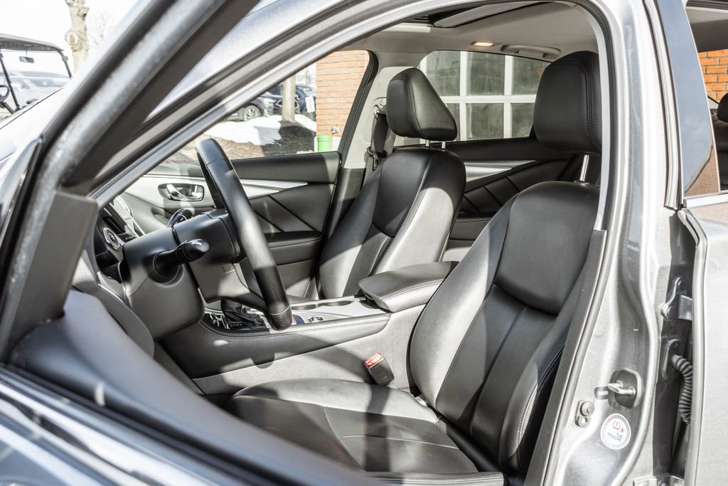 Used 2021 INFINITI Q50 Luxe image 5