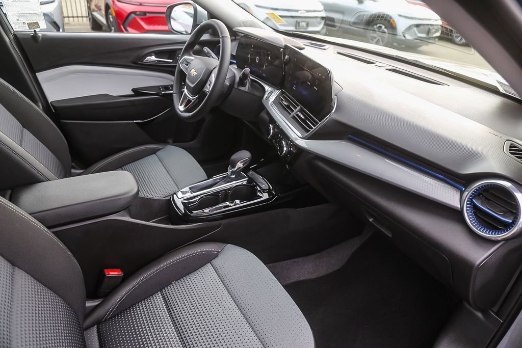 Certified 2026 Chevrolet Trax LT w/ Driver Confidence Package image 31