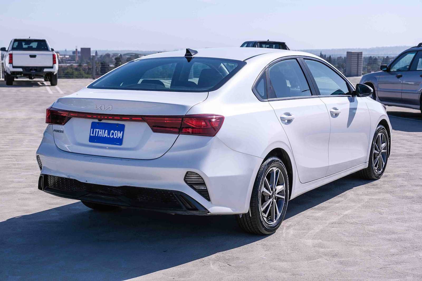 Used 2022 Kia Forte LXS FWD image 4