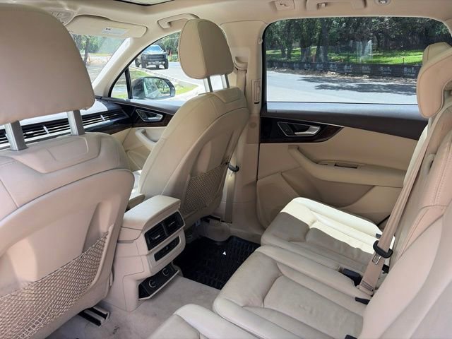 Used 2017 Audi Q7 3.0T Premium Plus w/ Premium Plus Package AWD/4WD image 9