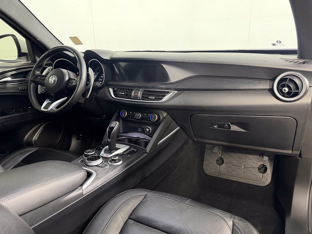 Used 2022 Alfa Romeo Stelvio Sprint RWD image 15