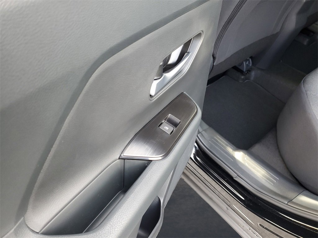 Used 2025 Nissan Kicks SV image 9