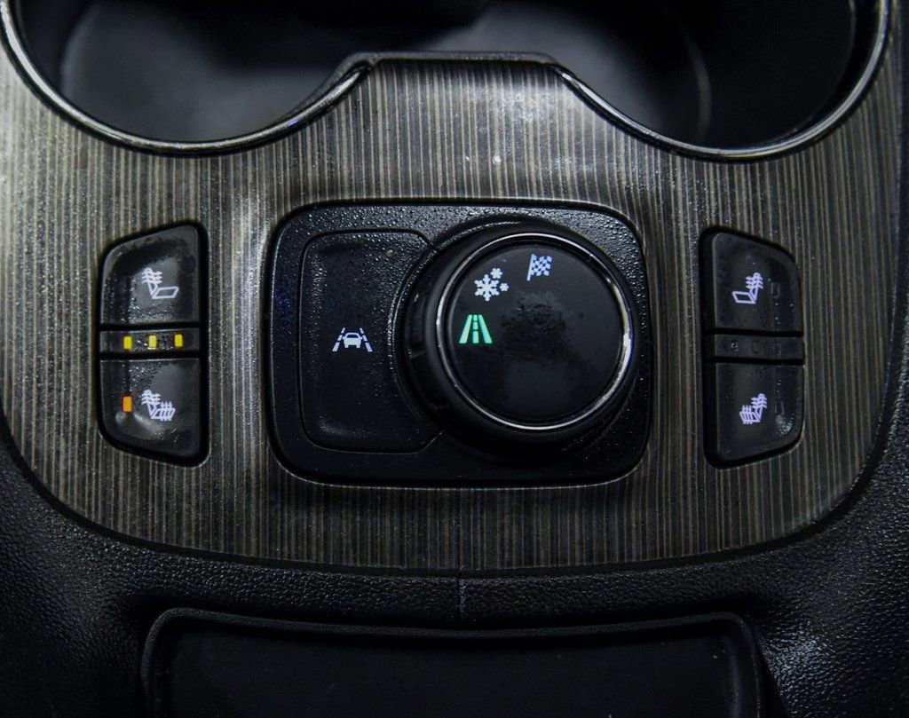 Used 2023 GMC Acadia SLT FWD image 34