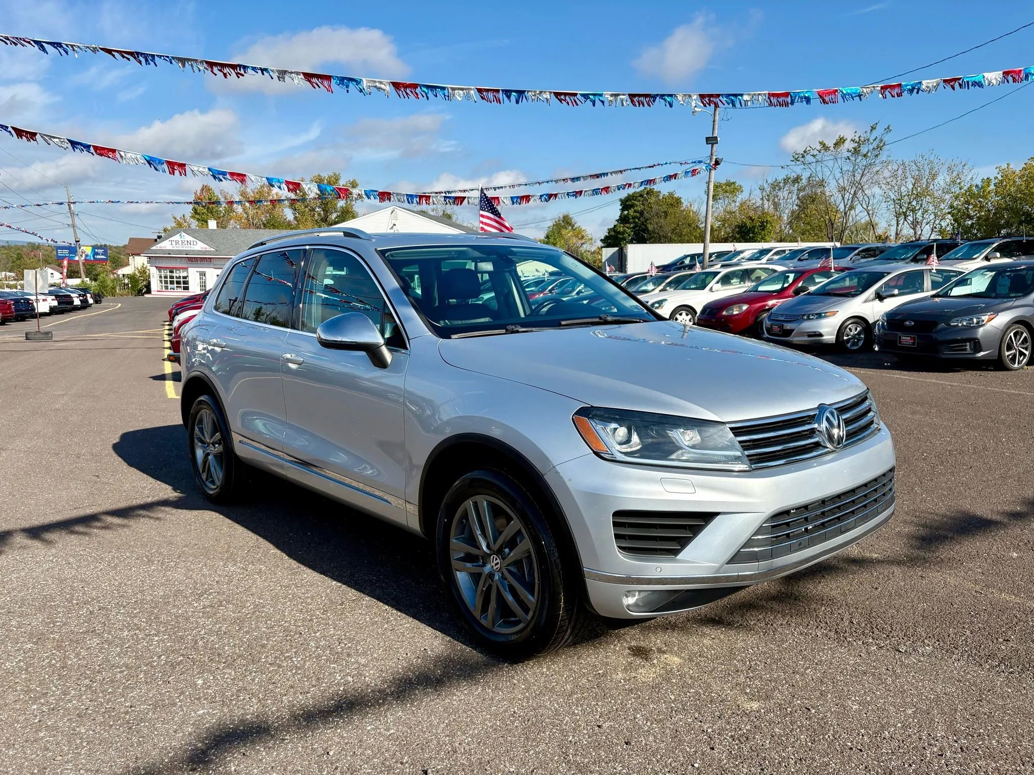 Used 2015 Volkswagen Touareg VR6 image 8