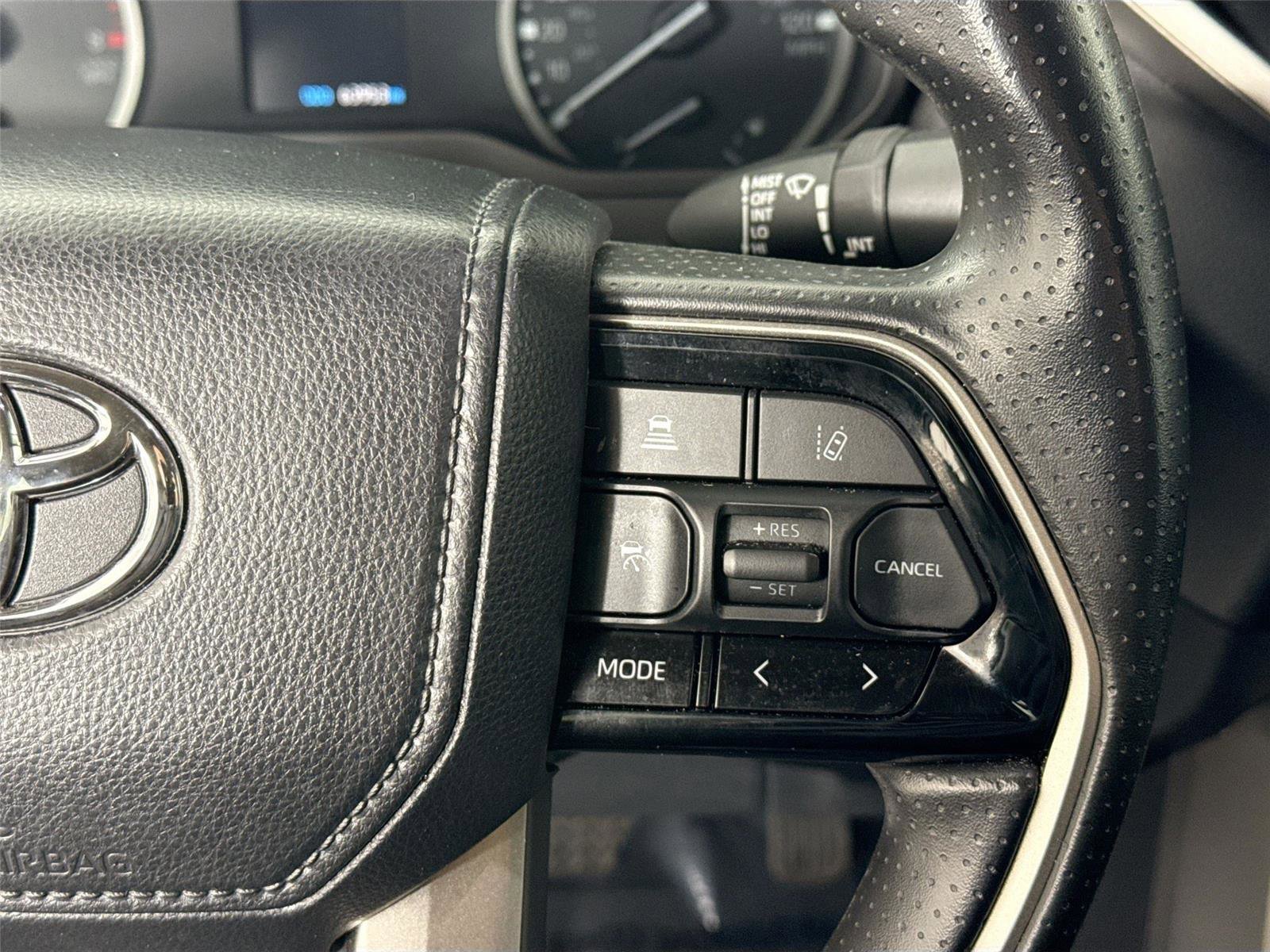 Used 2022 Toyota Tundra SR5 w/ SR5 Convenience Package image 17