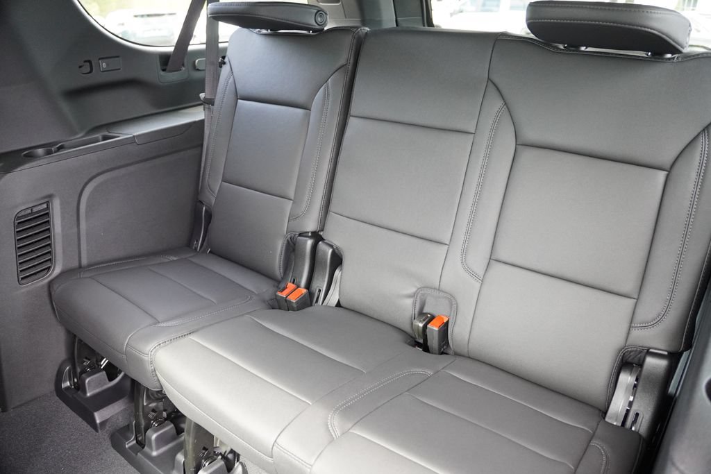 New 2026 Chevrolet Suburban LT w/ Comfort Package AWD/4WD image 13