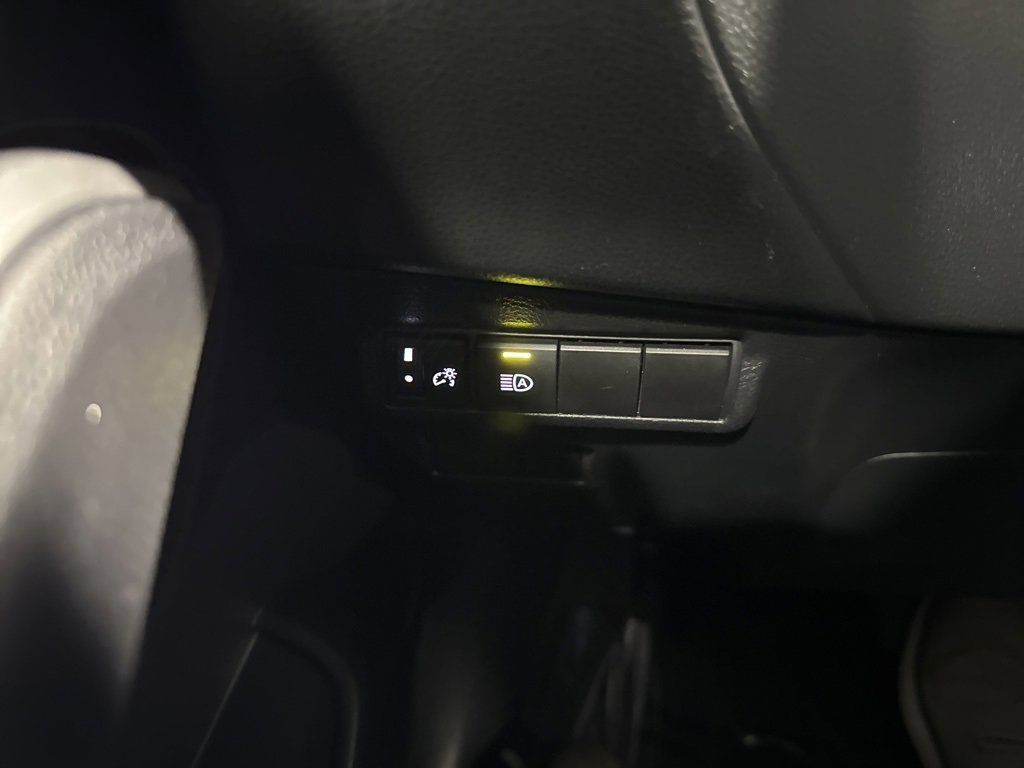 Used 2023 Toyota Corolla Cross XLE image 18