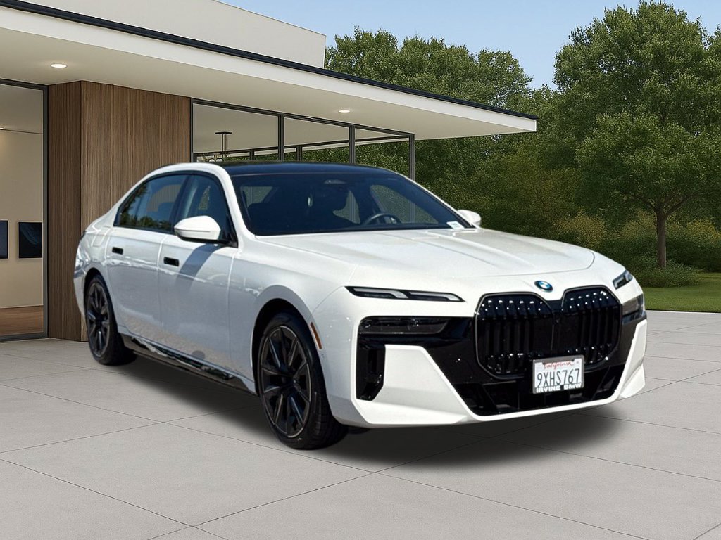 Used 2026 BMW 750e xDrive w/ Premium Package AWD/4WD image 7