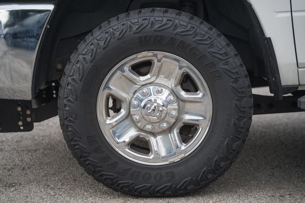 Used 2022 RAM 2500 Tradesman w/ Chrome Appearance Group AWD/4WD image 17