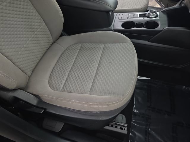 Used 2022 Ford Escape SE image 30