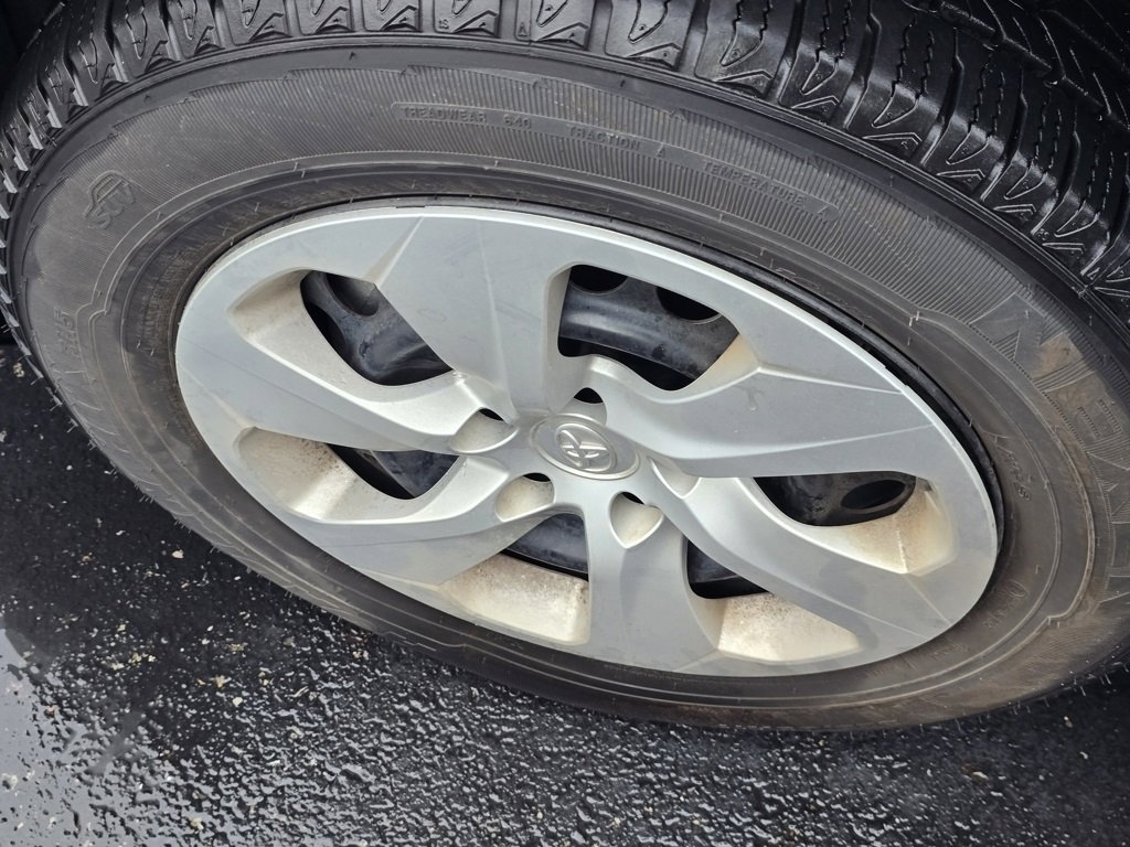 Used 2023 Toyota RAV4 LE image 9