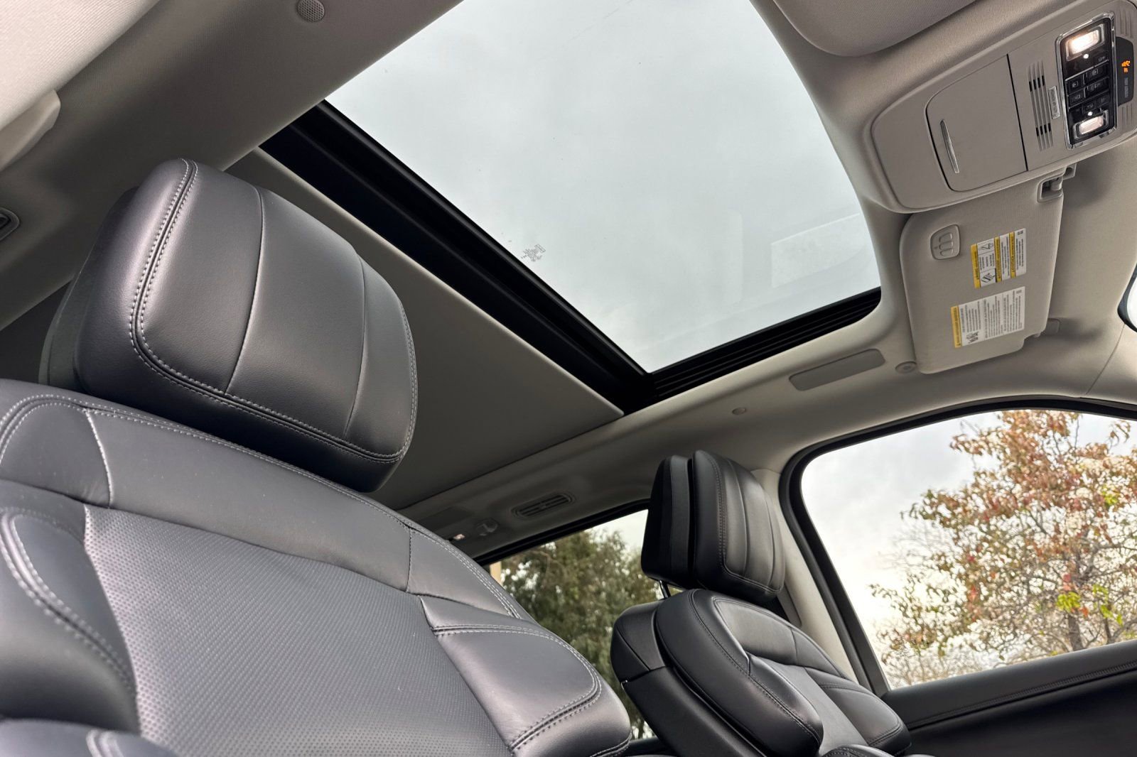 Certified 2025 Lincoln Navigator L Reserve image 16