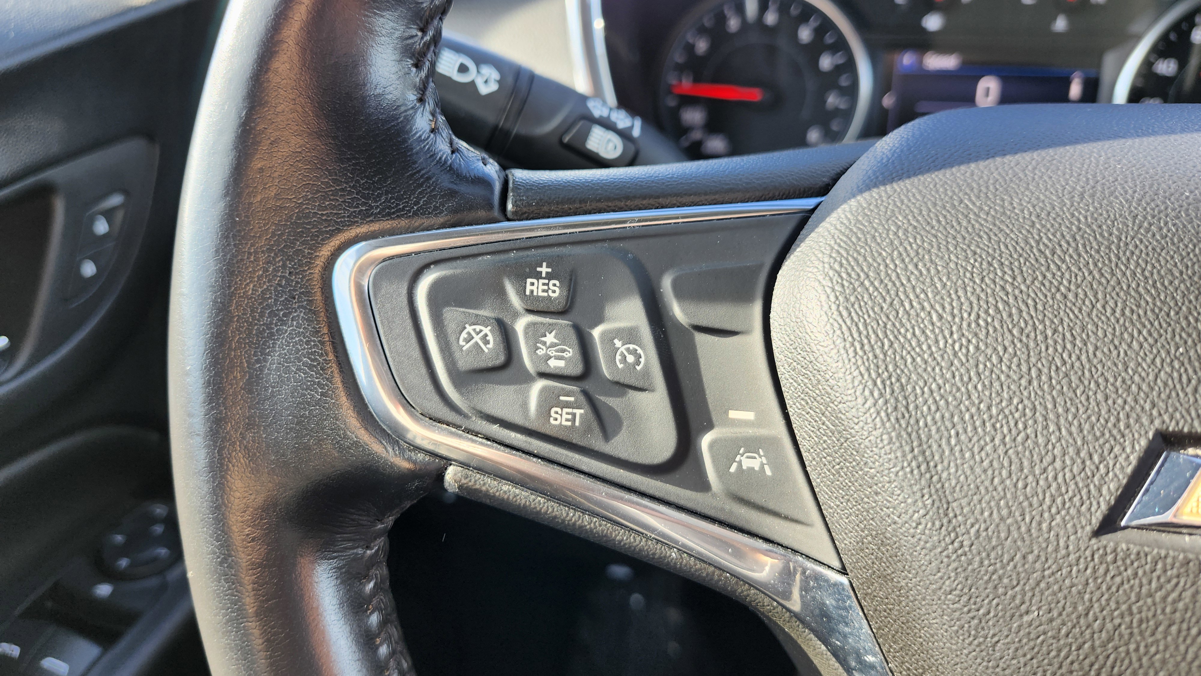 Used 2020 Chevrolet Equinox LT image 36