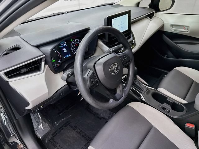 Used 2025 Toyota Corolla LE w/ LE Premium Package FWD image 9