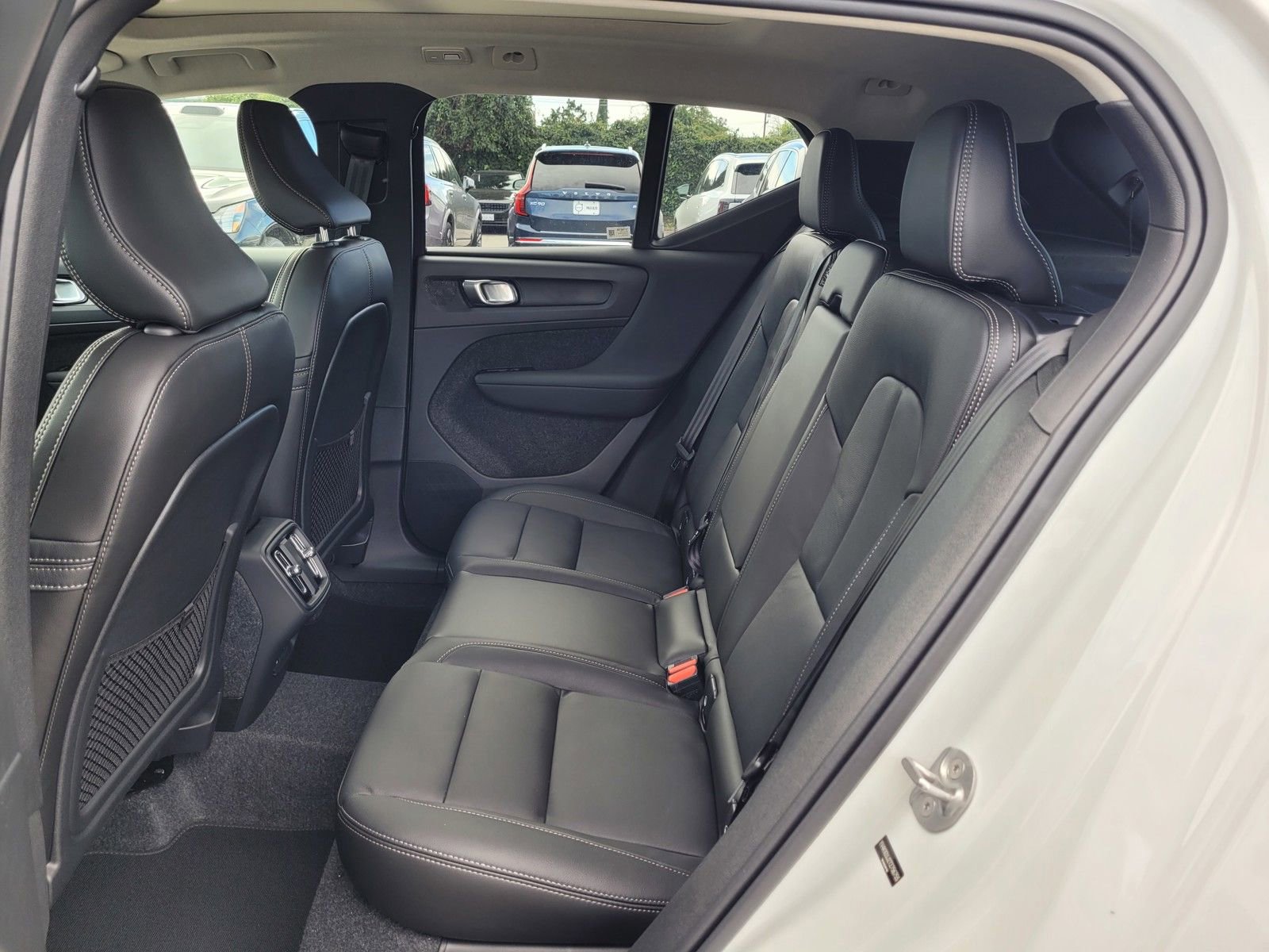 New 2026 Volvo XC40 B4 Core w/ Climate Package image 10