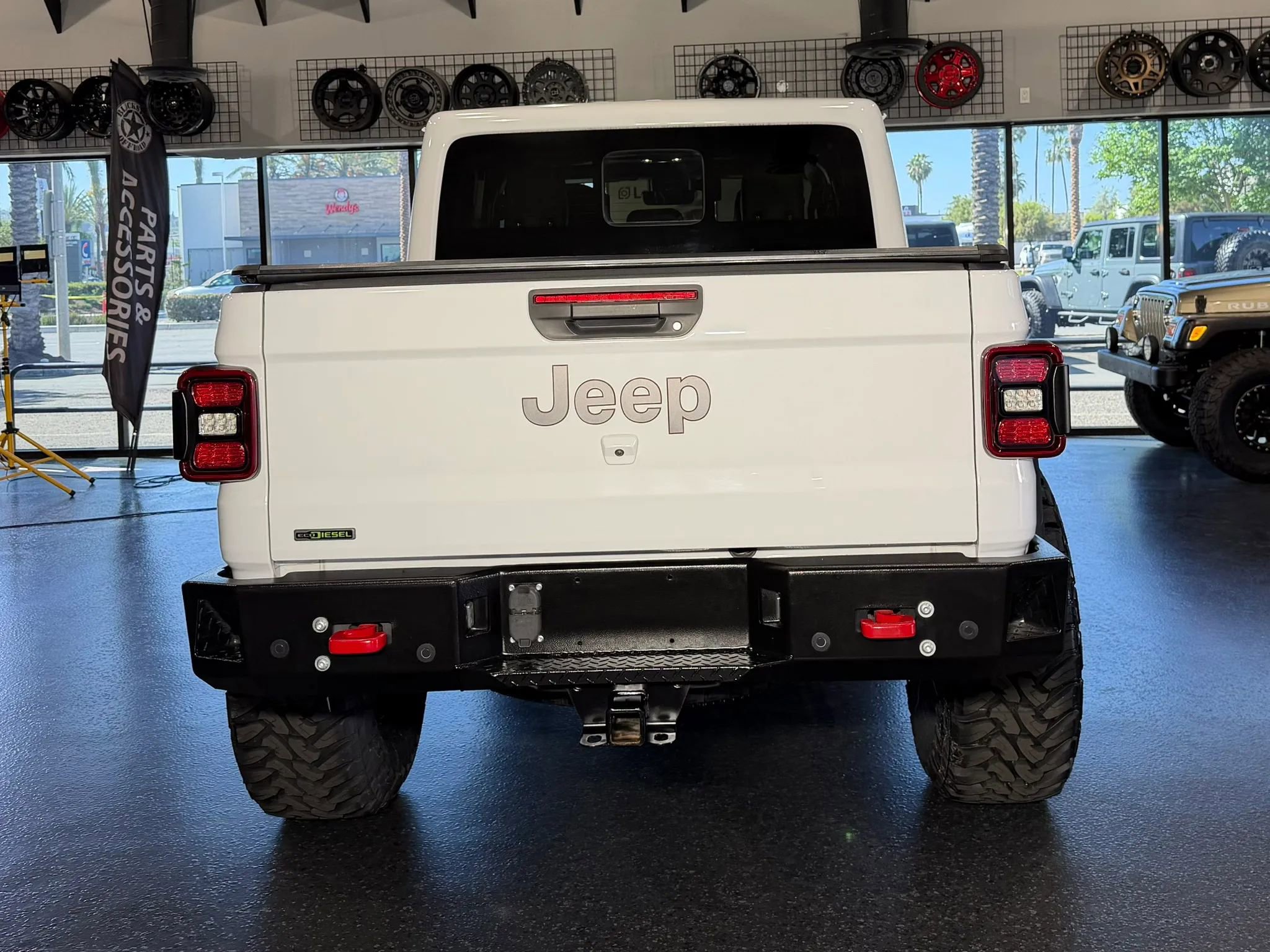 Used 2021 Jeep Gladiator Rubicon AWD/4WD image 12