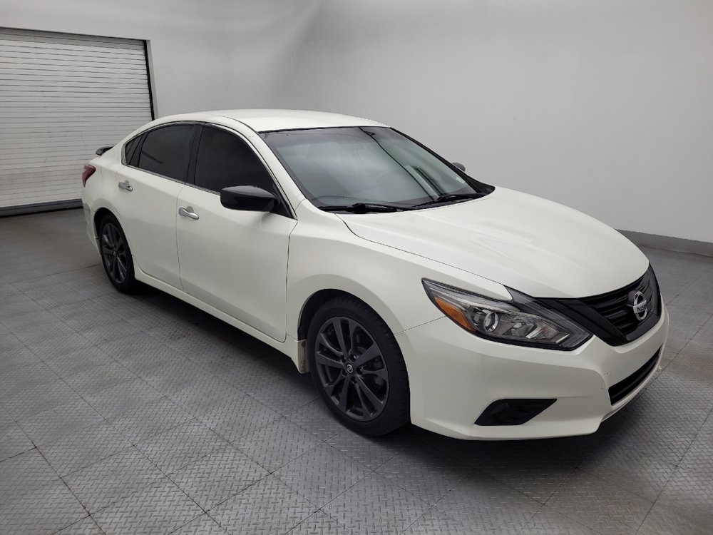 Used 2018 Nissan Altima 2.5 SR w/ SR Midnight Edition FWD image 13