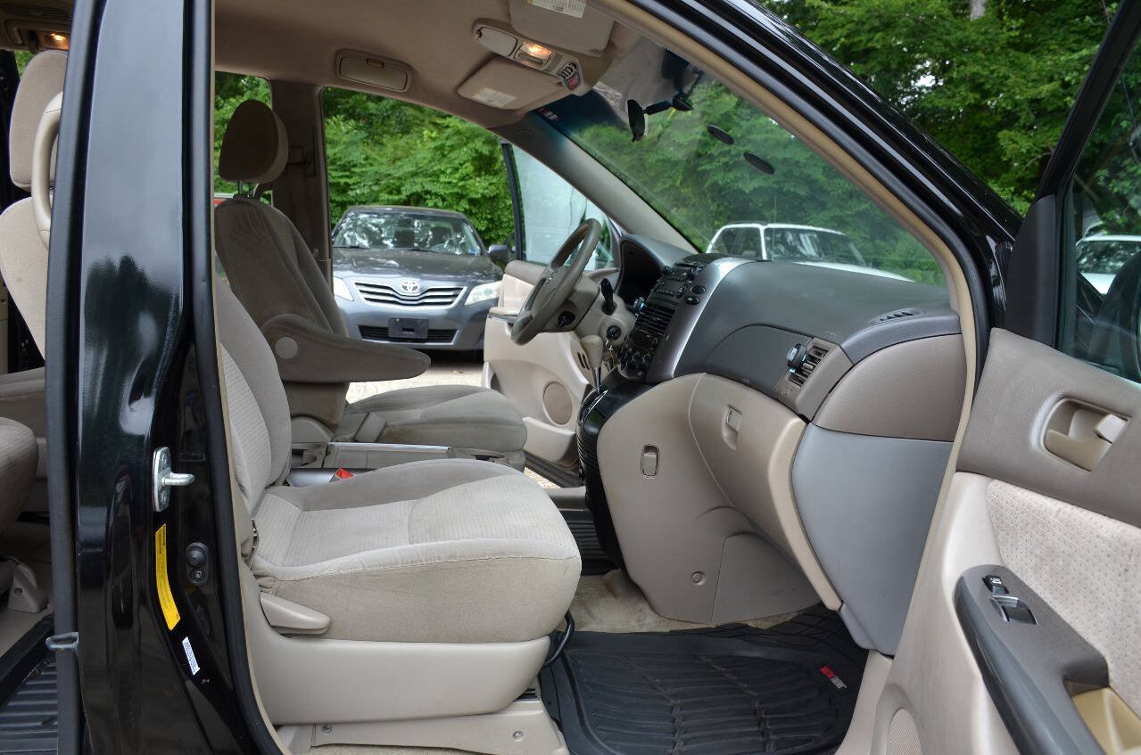 Used 2008 Toyota Sienna LE FWD image 9