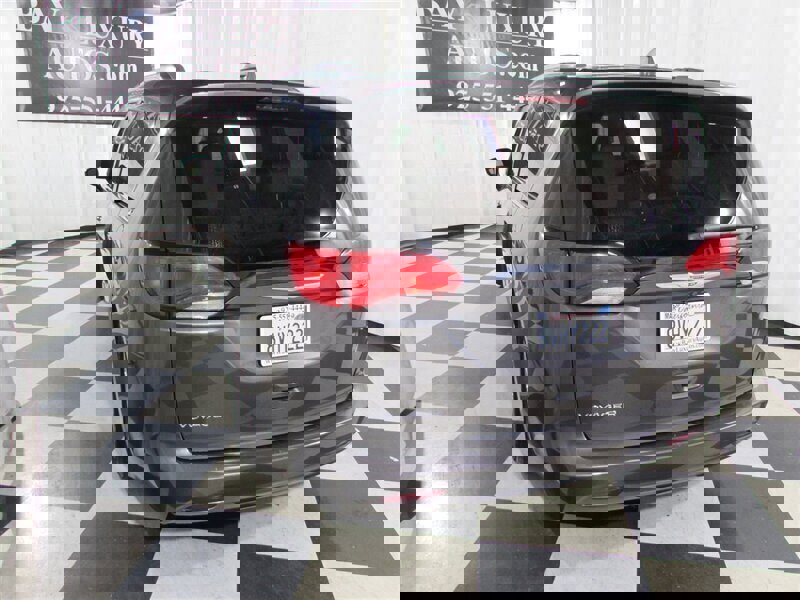 Used 2021 Chrysler Voyager Lxi image 32