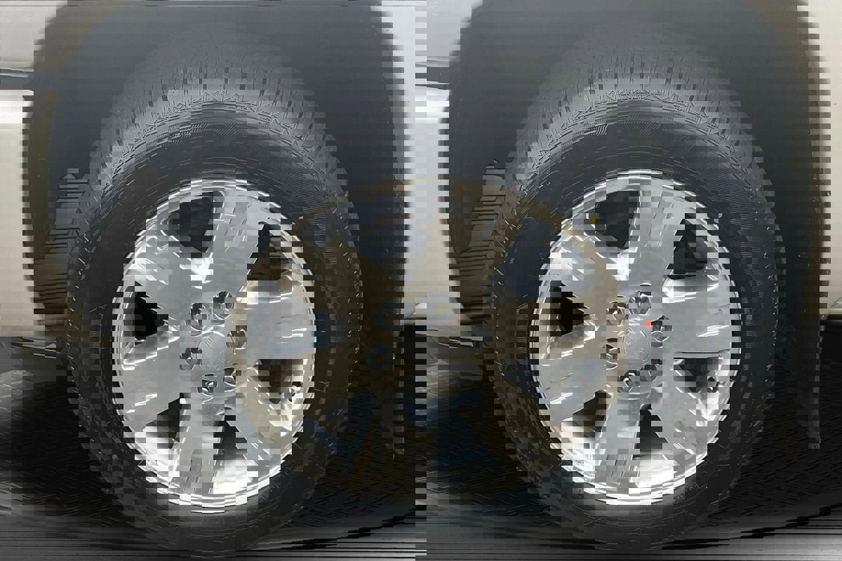 Used 2005 GMC Sierra 1500 SLT w/ Light Duty Power Package image 32