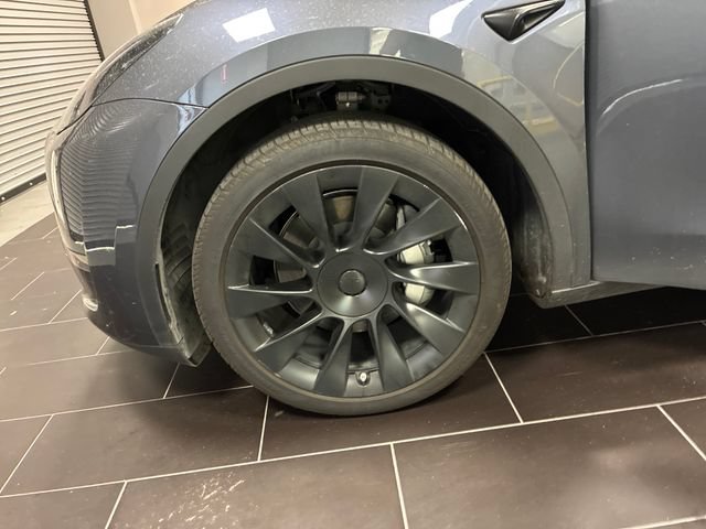Used 2023 Tesla Model Y Long Range AWD/4WD image 27