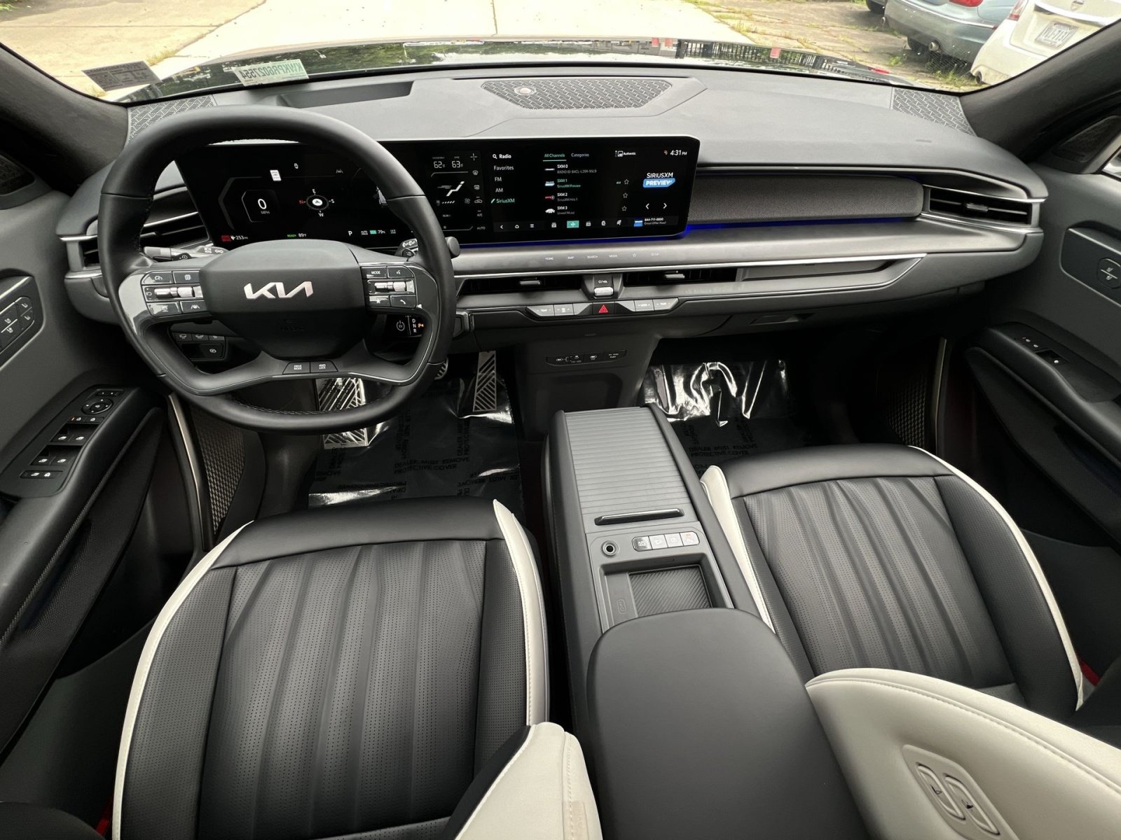 Used 2024 Kia EV9 GT-Line AWD/4WD image 32