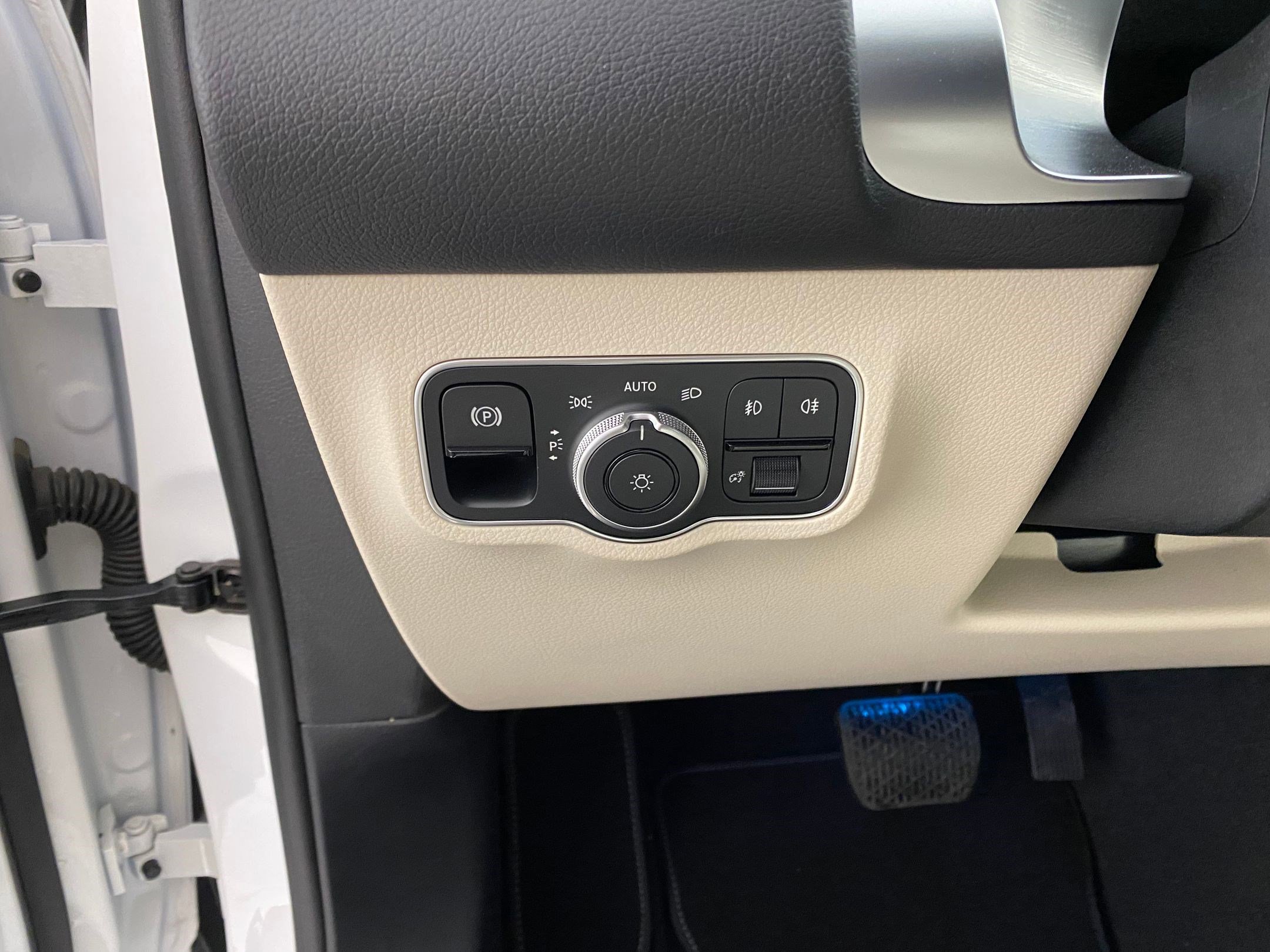 New 2025 Mercedes-Benz GLB 250 4MATIC image 17