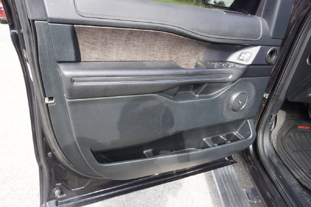 Used 2020 Ford Expedition Max Limited RWD image 32