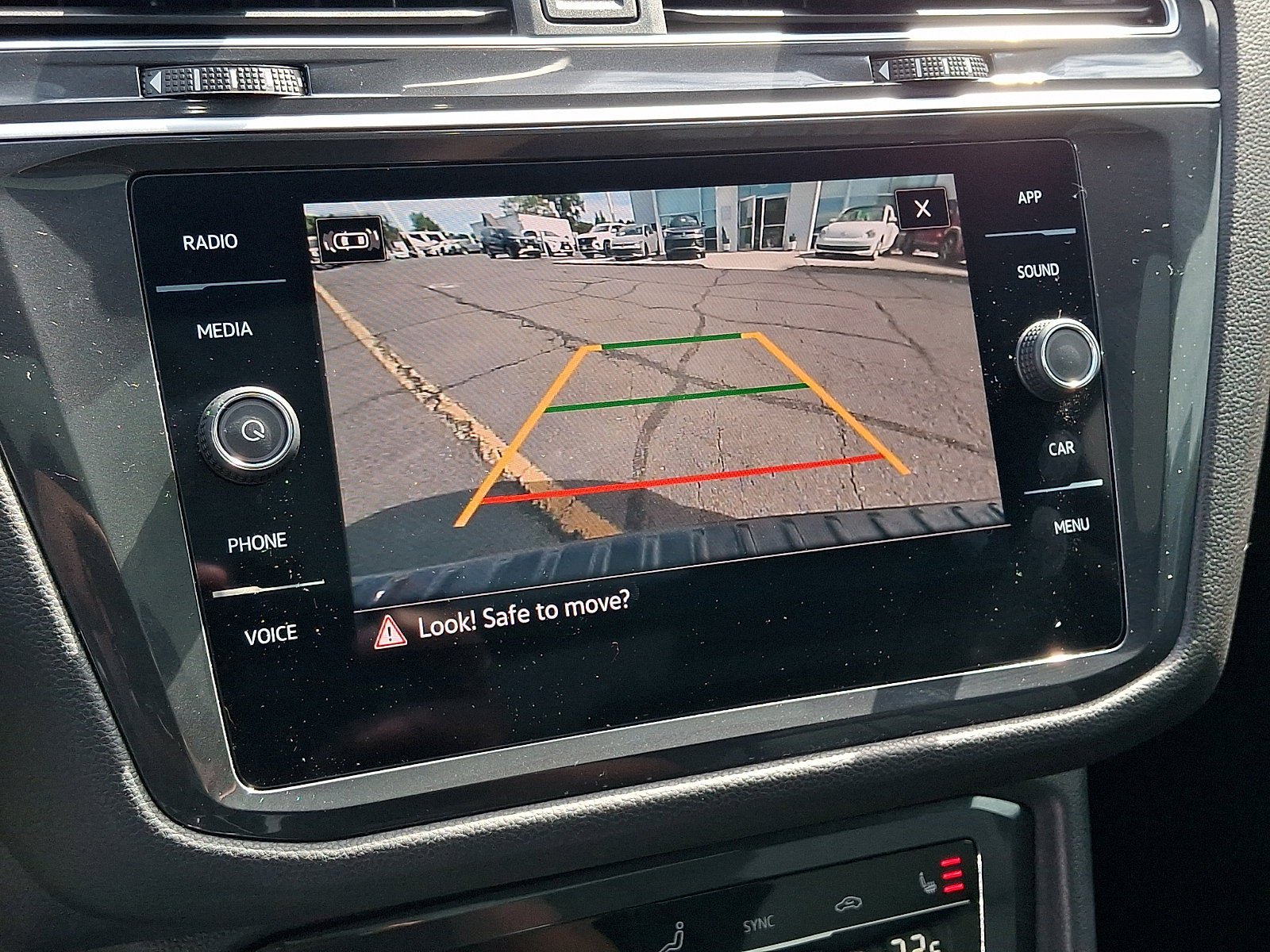Certified 2024 Volkswagen Tiguan SE R-Line AWD/4WD image 18