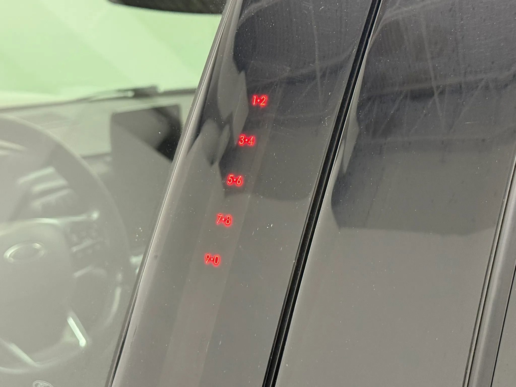 Used 2020 Ford Explorer Platinum w/ Premium Technology Package image 19