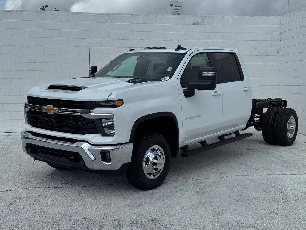 Used 2026 Chevrolet Silverado 3500 LT w/ Convenience Package AWD/4WD image 9