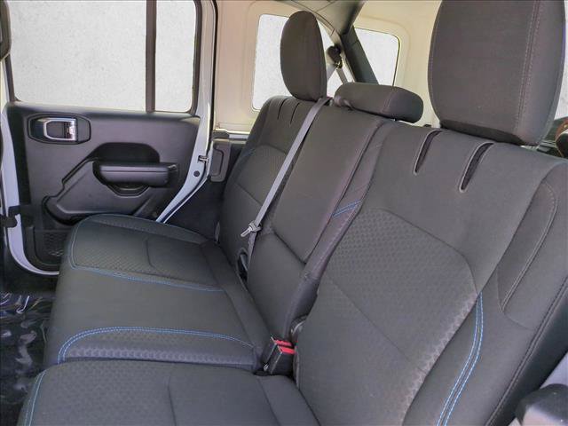 Used 2024 Jeep Wrangler Unlimited Rubicon 4xe AWD/4WD image 17
