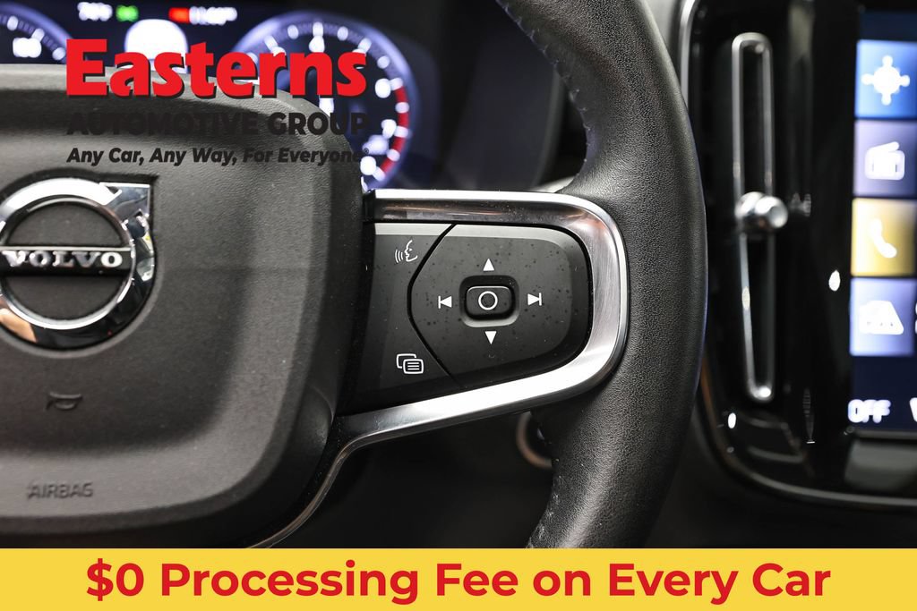 Used 2021 Volvo XC40 T4 Inscription FWD image 16