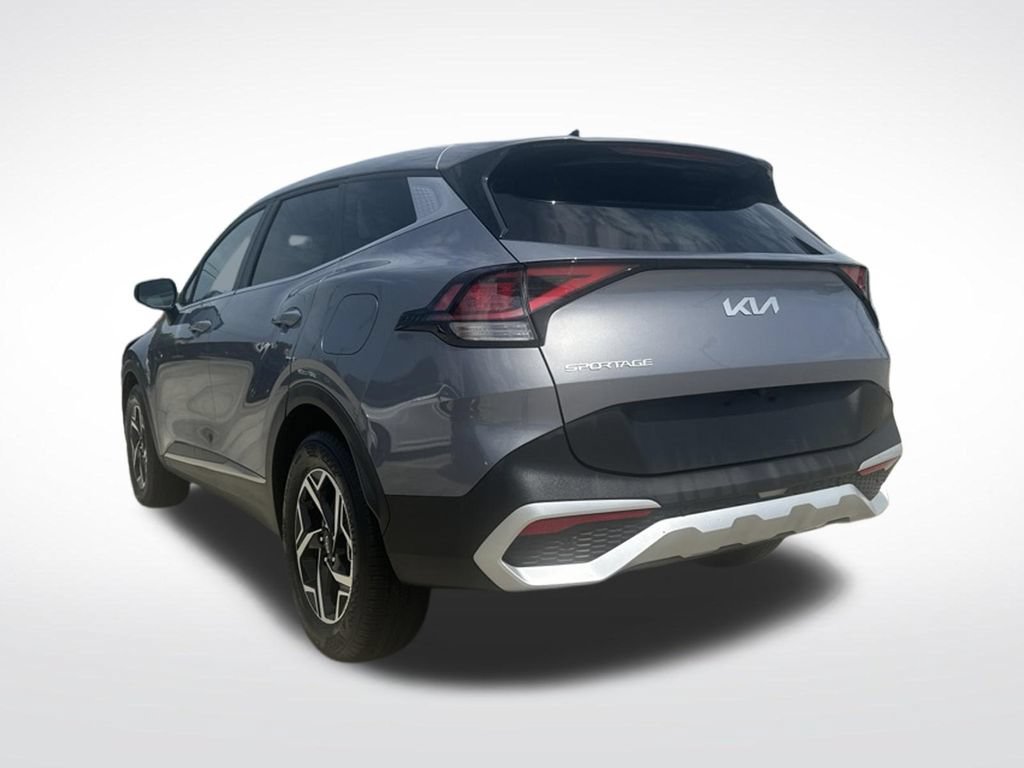 Used 2025 Kia Sportage LX FWD image 9