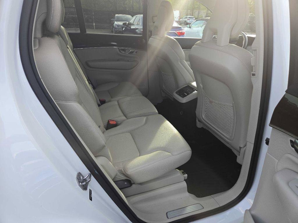 Used 2018 Volvo XC90 T6 Momentum w/ Convenience Package image 25