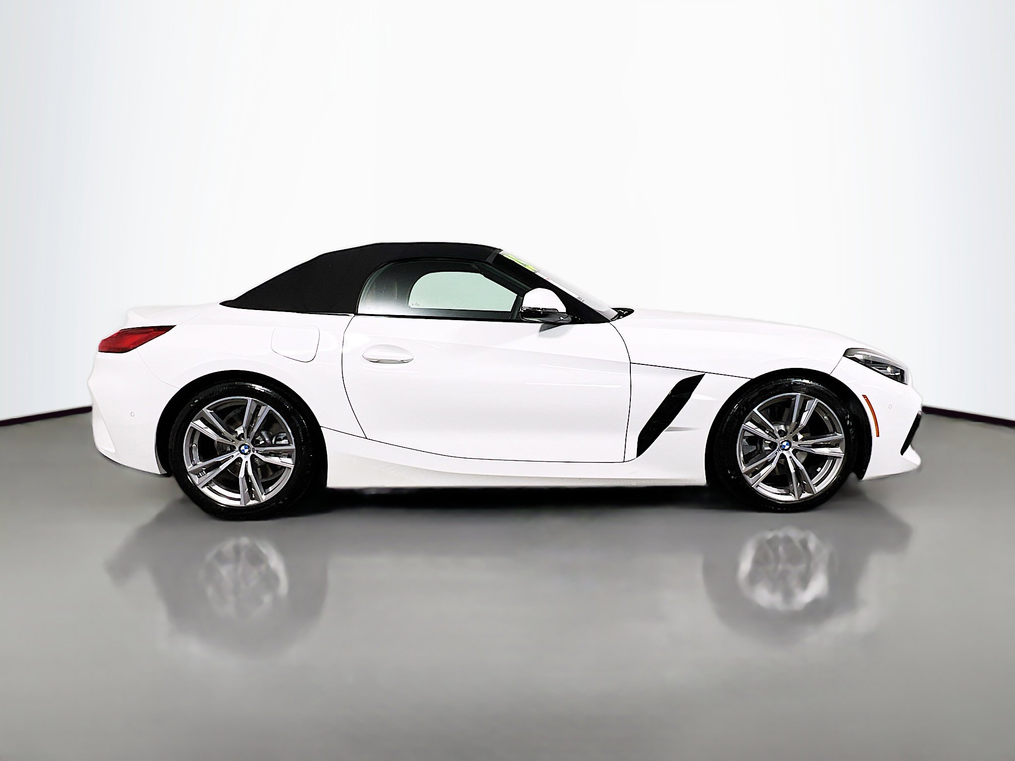 Used 2025 BMW Z4 sDrive30i w/ Premium Package image 3