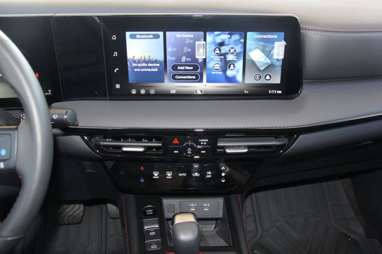Used 2026 Nissan Kicks SR FWD image 18