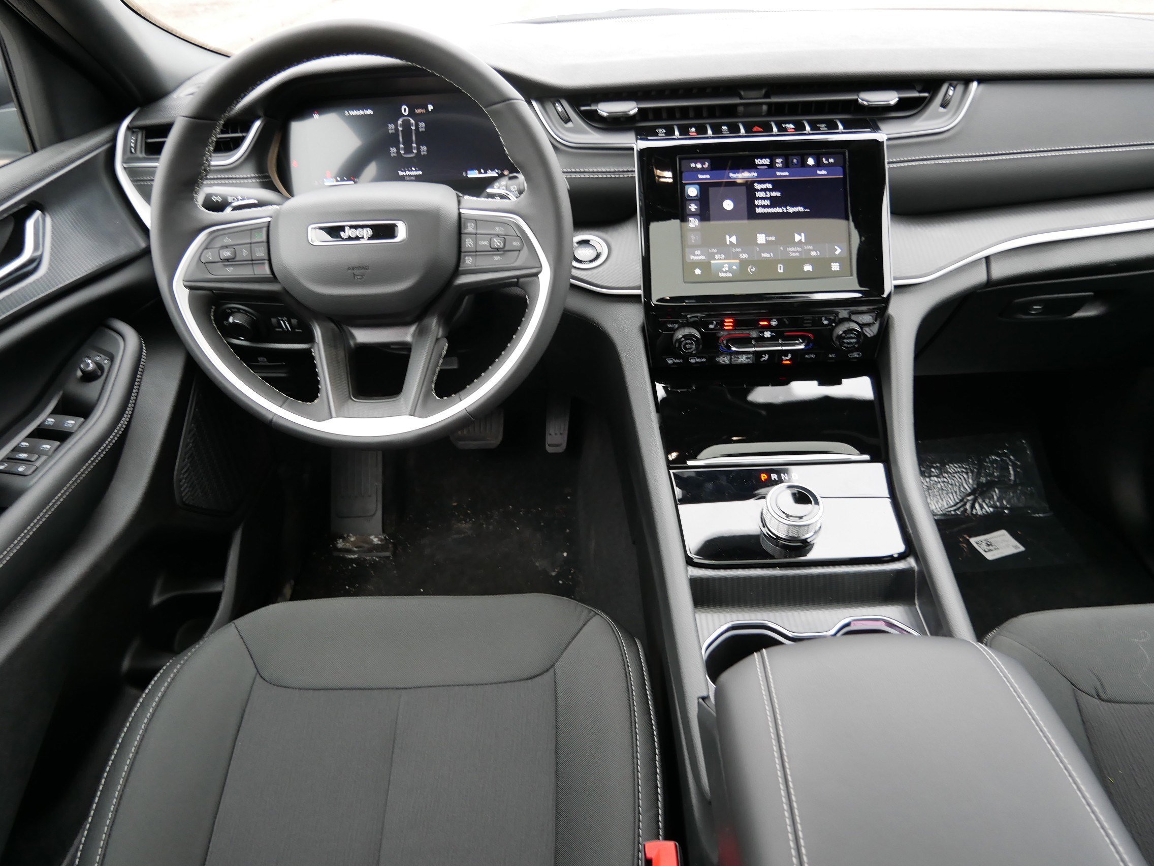 New 2026 Jeep Grand Cherokee L 4WD image 10