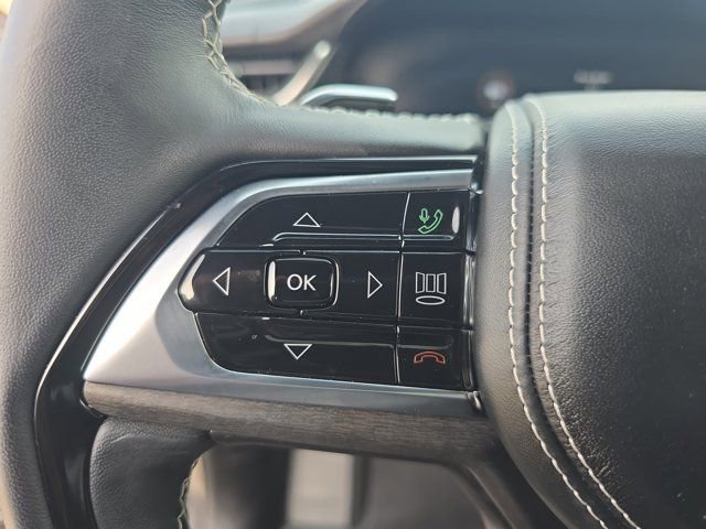 Used 2025 Jeep Grand Cherokee Overland w/ Adv Protech Group III image 16