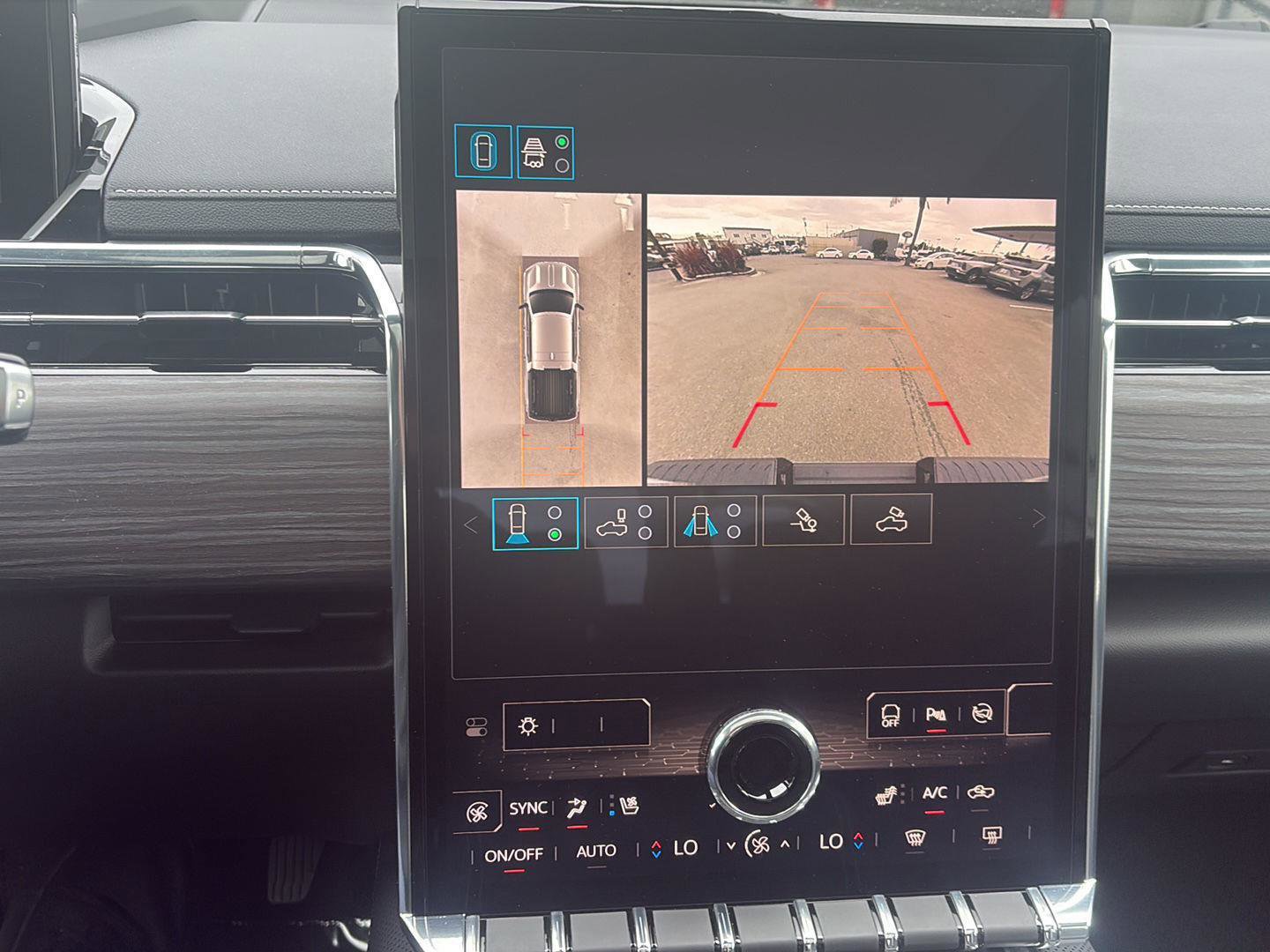 Used 2024 GMC Sierra EV Denali AWD/4WD image 25